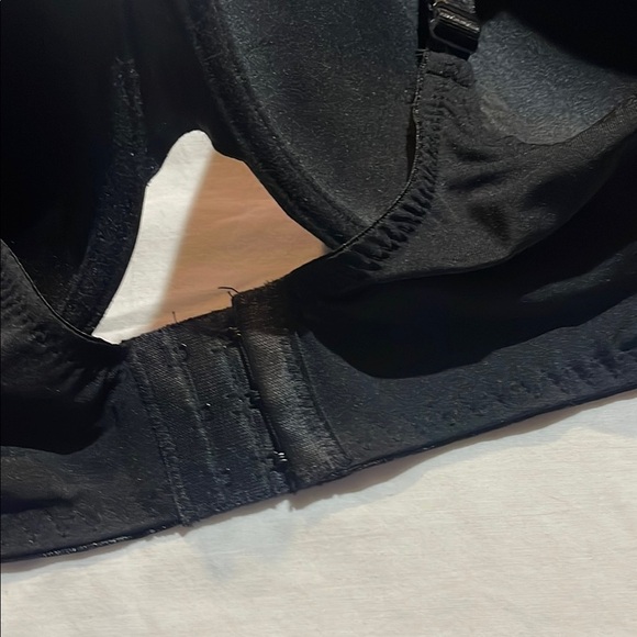 Marilyn Monroe Black Bra with Molded Cups and Underwire - Picture 8 of 8